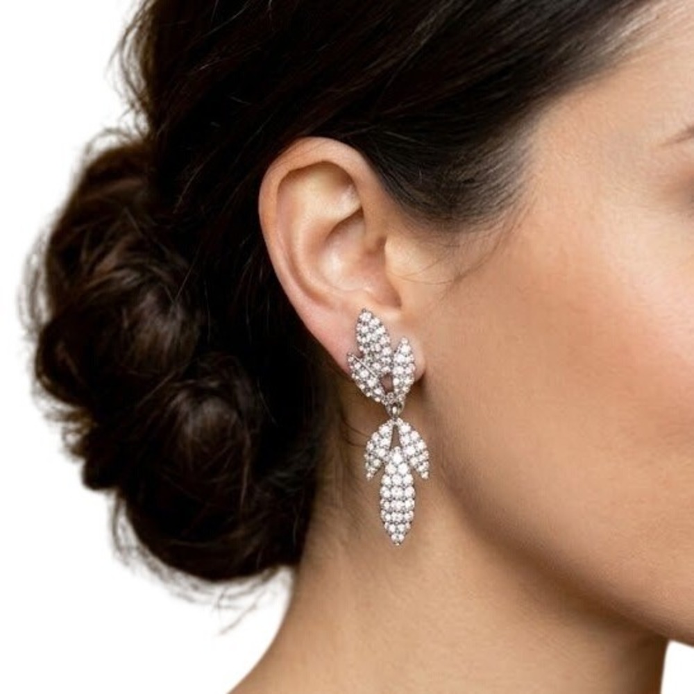 Vintage‎ Ciner Signed Silver Tone Rhinestone Leaf Dangle Clip On Earrings